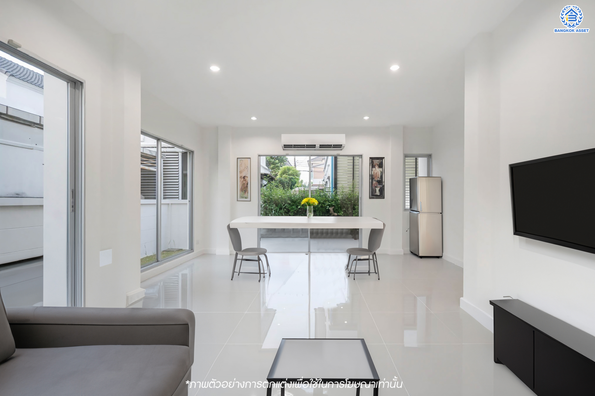 บ้านมือสองตกแต่งใหม่ โครงการ ไลฟ์ บางกอก บูเลอวาร์ด พระราม5 ตกแต่งหรูหรา เนื้อที่ 52.3 ตร.ว. ฟังก์ชัน 3 ห้องนอน 3 ห้องน้ำ 1 ห้องอเนกประสงค์ จอดรถได้ 2 คัน บนทำเลเชื่อมต่อเมือง ใกล้รถไฟฟ้าสายสีม่วง "สถานีแยกติวานนท์" จุดขึ้นทางด่วน "ศรีรัช" และรายล้อมด้วยสิ่งอำนวยความสะดวกครบ